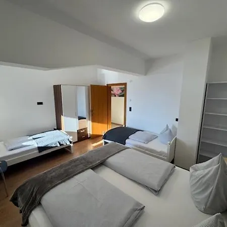 Gaestehaus Garber 아파트 *